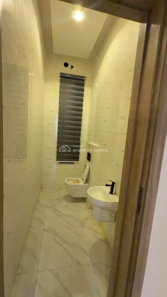 Beautiful Two Bedroom Flat with Swimming Pool Amd Gym, Ikate Elegushi, Lekki, Lagos, Flat / Apartment for Rent