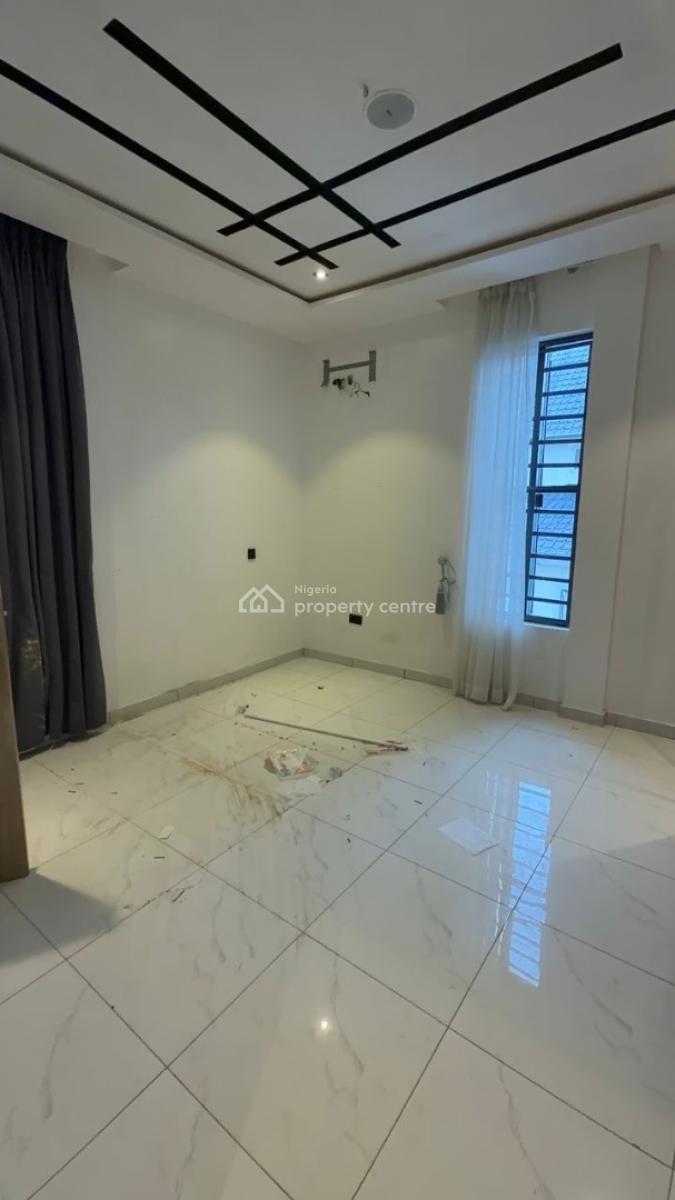 Beautiful Two Bedroom Flat with Swimming Pool Amd Gym, Ikate Elegushi, Lekki, Lagos, Flat / Apartment for Rent