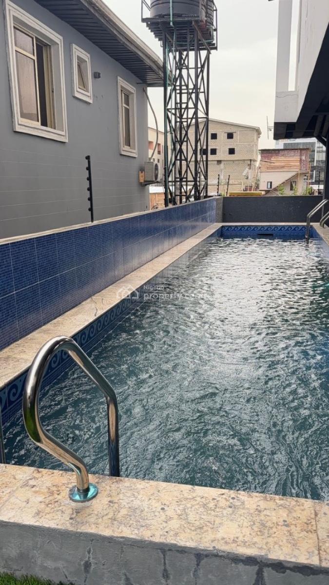 Beautiful Two Bedroom Flat with Swimming Pool Amd Gym, Ikate Elegushi, Lekki, Lagos, Flat / Apartment for Rent