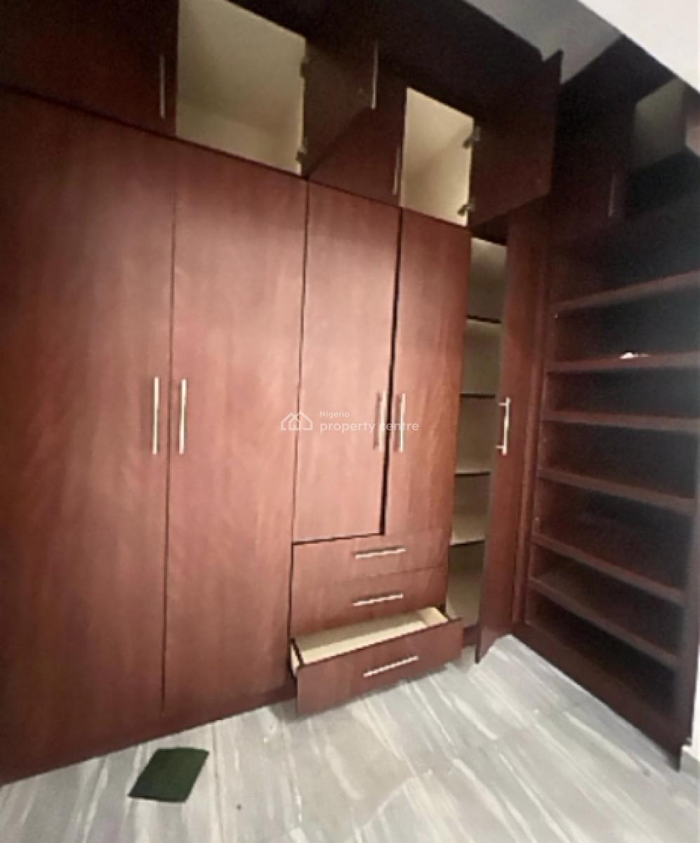 Standard  2 Bedroom Flat, Guzape, Guzape District, Abuja, Flat / Apartment for Rent