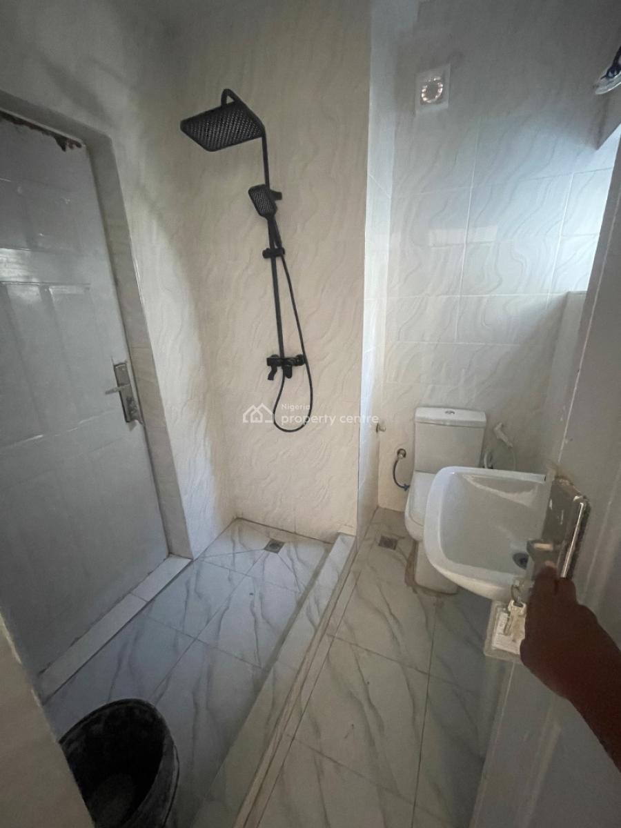 Distress: Newly Built 3 Bedroom Apartment, Life Camp, Abuja, Block of Flats for Sale