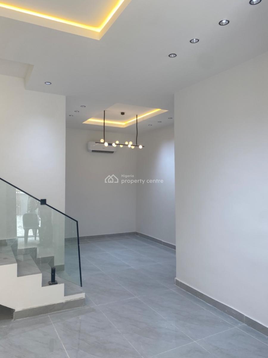 3 Bedroom Masionette with Swimming Pool, Lekki Phase 1, Lekki, Lagos, Flat / Apartment for Sale