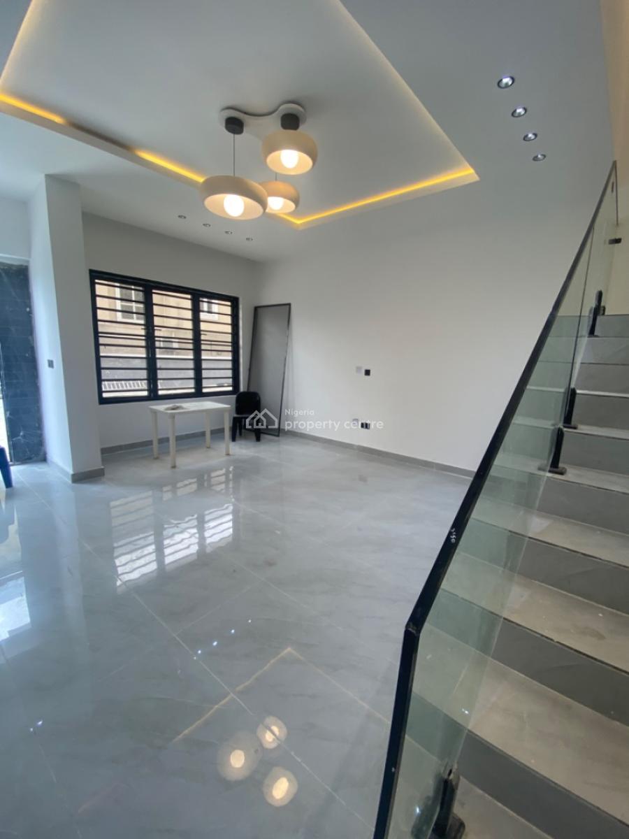 3 Bedroom Masionette with Swimming Pool, Lekki Phase 1, Lekki, Lagos, Flat / Apartment for Sale