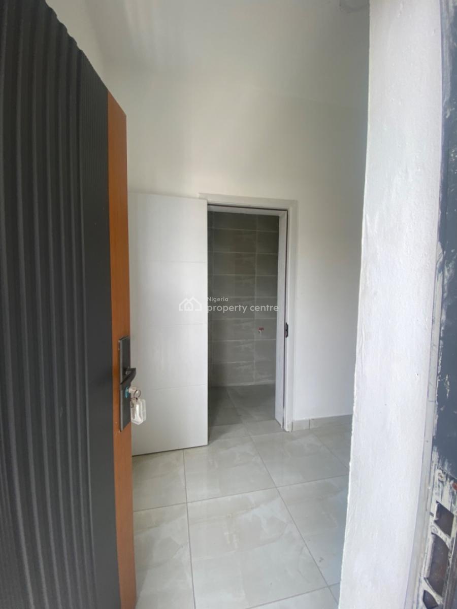 3 Bedroom Masionette with Swimming Pool, Lekki Phase 1, Lekki, Lagos, Flat / Apartment for Sale