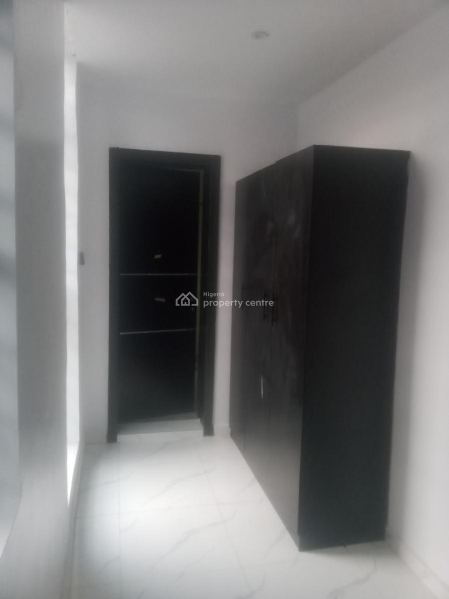 Sweet Finished 2 Bedroom Apartment, Silver Point Estate, Badore, Ajah, Lagos, Flat / Apartment for Rent