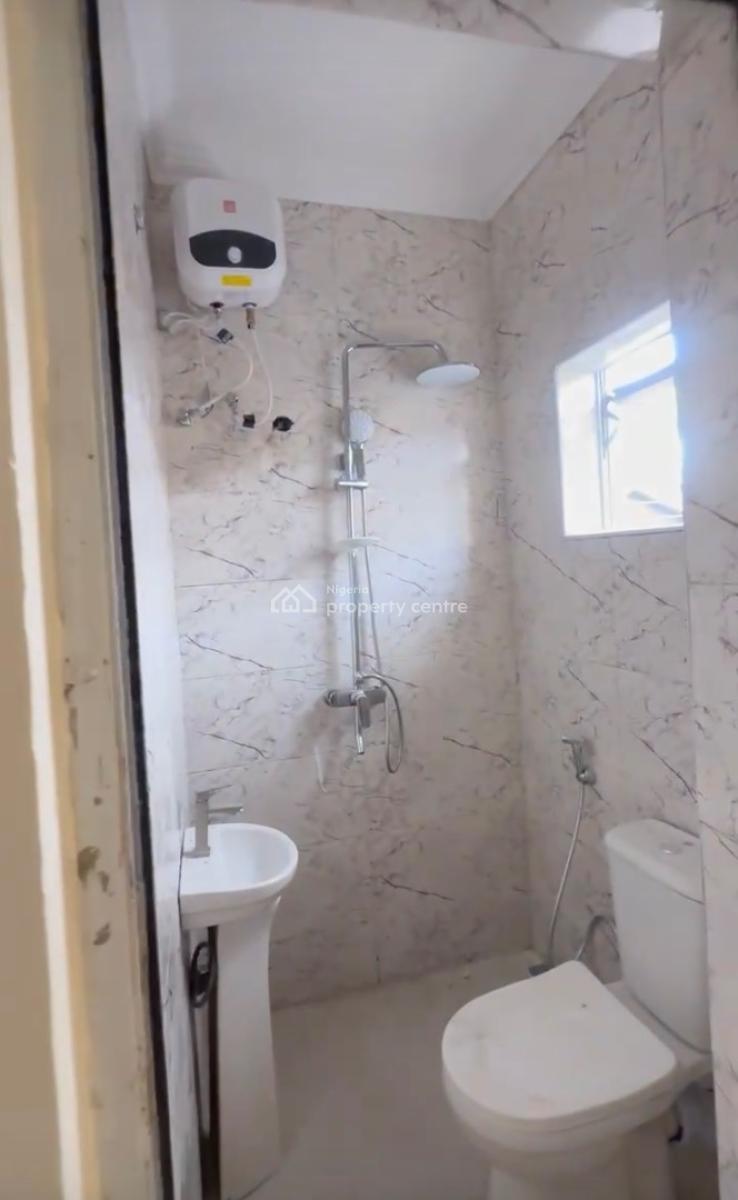 Tastefully Finished Newly Renovated Miniflat Off Ijesha, Surulere, Ijesha, Surulere, Lagos, Flat / Apartment for Rent