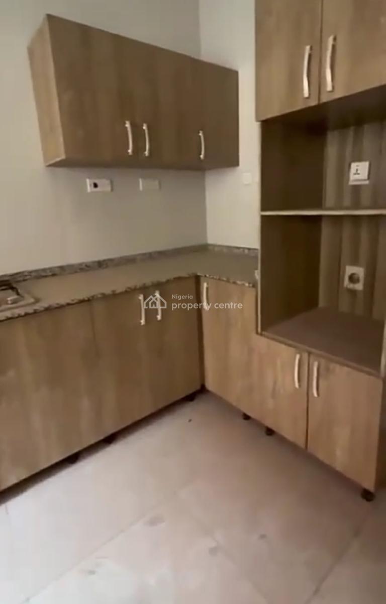 Spacious 3 Bedroom Flat, Guzape, Guzape District, Abuja, Flat / Apartment for Rent