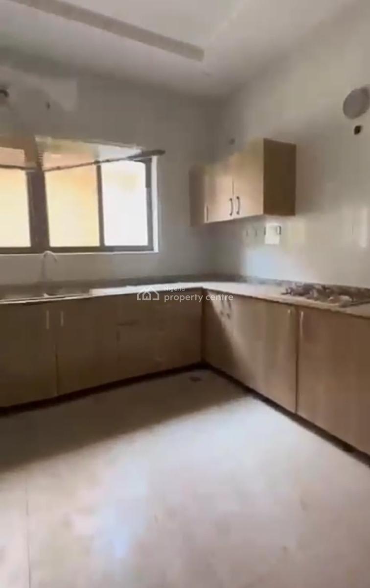 Spacious 3 Bedroom Flat, Guzape, Guzape District, Abuja, Flat / Apartment for Rent