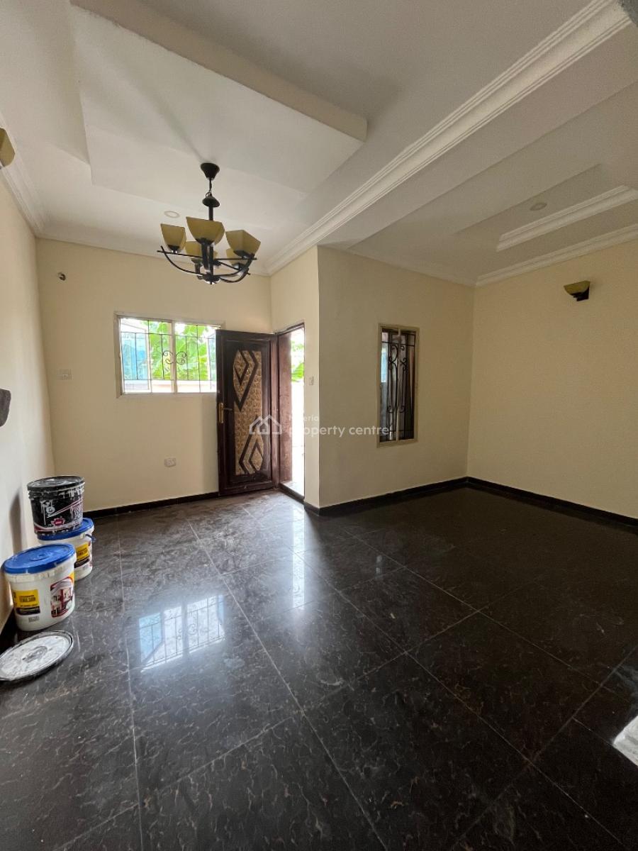Well Renovated 3bed in a Secured Est, Silverland Estate Sangotedo, Ajah, Lagos, Flat / Apartment for Rent