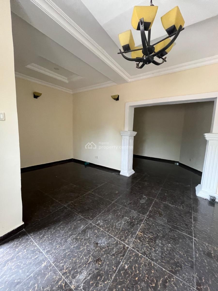 Well Renovated 3bed in a Secured Est, Silverland Estate Sangotedo, Ajah, Lagos, Flat / Apartment for Rent