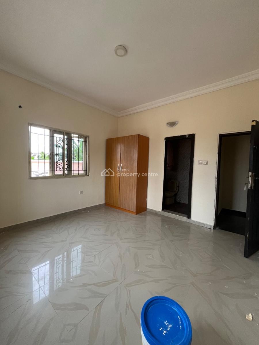 Well Renovated 3bed in a Secured Est, Silverland Estate Sangotedo, Ajah, Lagos, Flat / Apartment for Rent