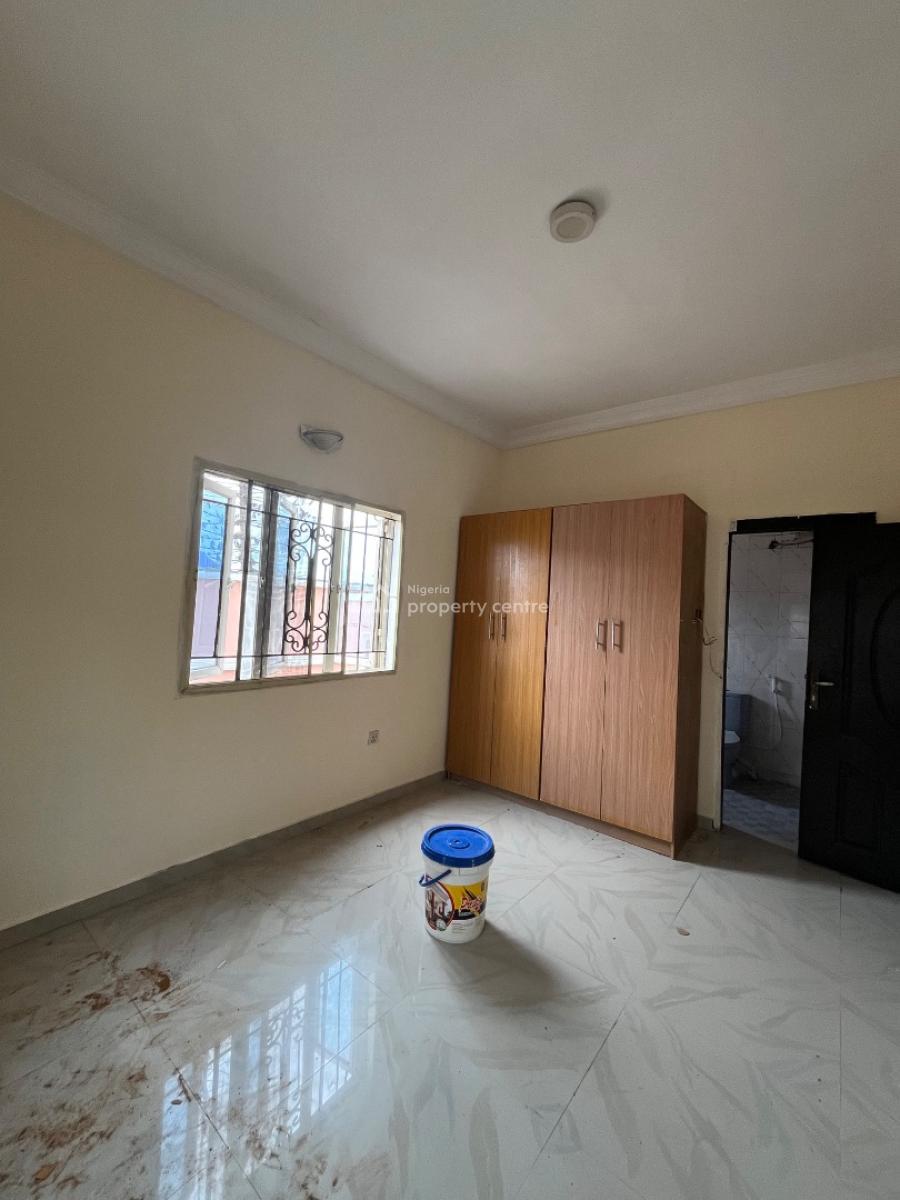 Well Renovated 3bed in a Secured Est, Silverland Estate Sangotedo, Ajah, Lagos, Flat / Apartment for Rent