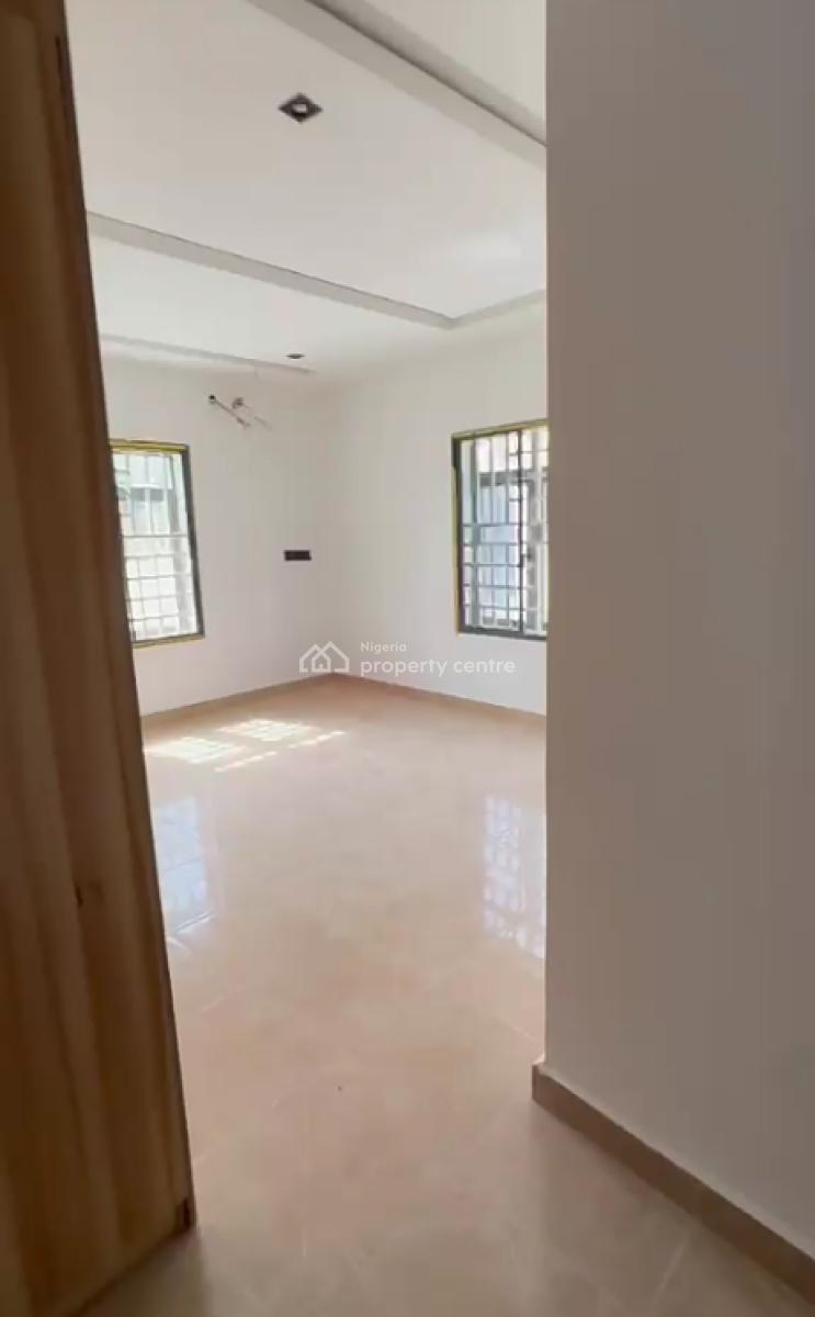 Spacious 3 Bedroom Flat, Guzape, Guzape District, Abuja, Flat / Apartment for Rent