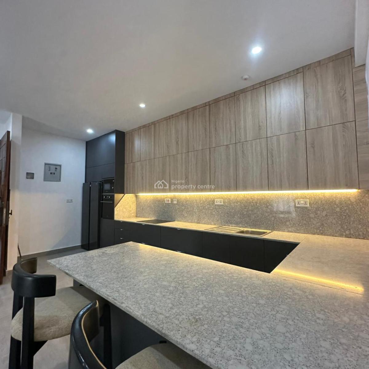 Exquisite 2 Bedroom Apartment  with Elevators and a Swimming Pool., Ikate, Lekki, Lagos, House for Sale