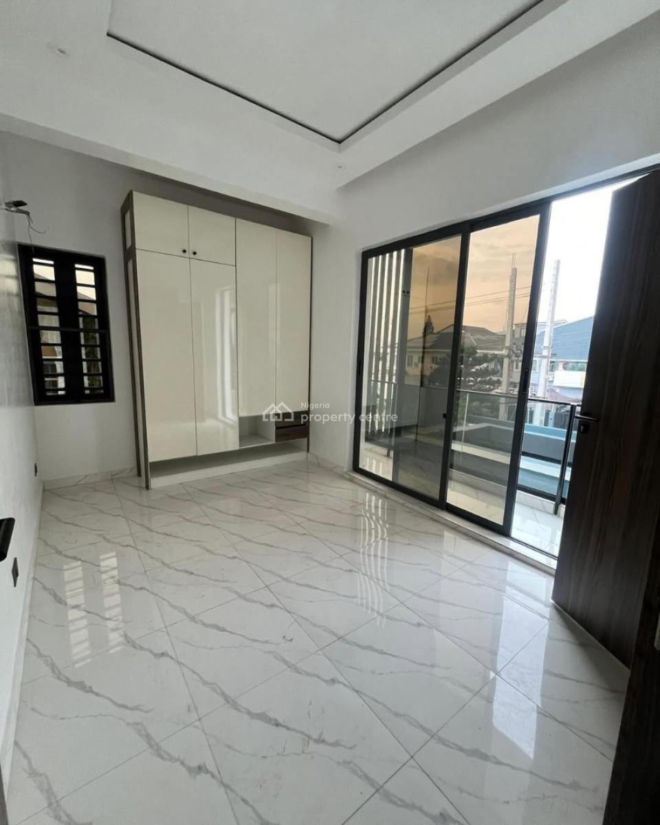 3 Bedroom Apartment, Lekki Phase 1, Lekki, Lagos, Block of Flats for Sale