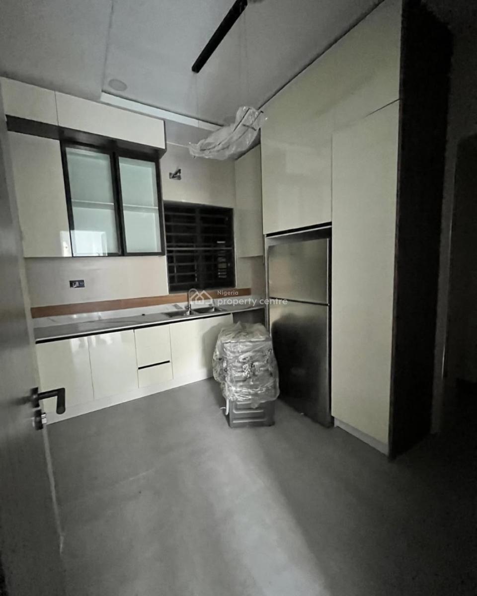 3 Bedroom Apartment, Lekki Phase 1, Lekki, Lagos, Block of Flats for Sale