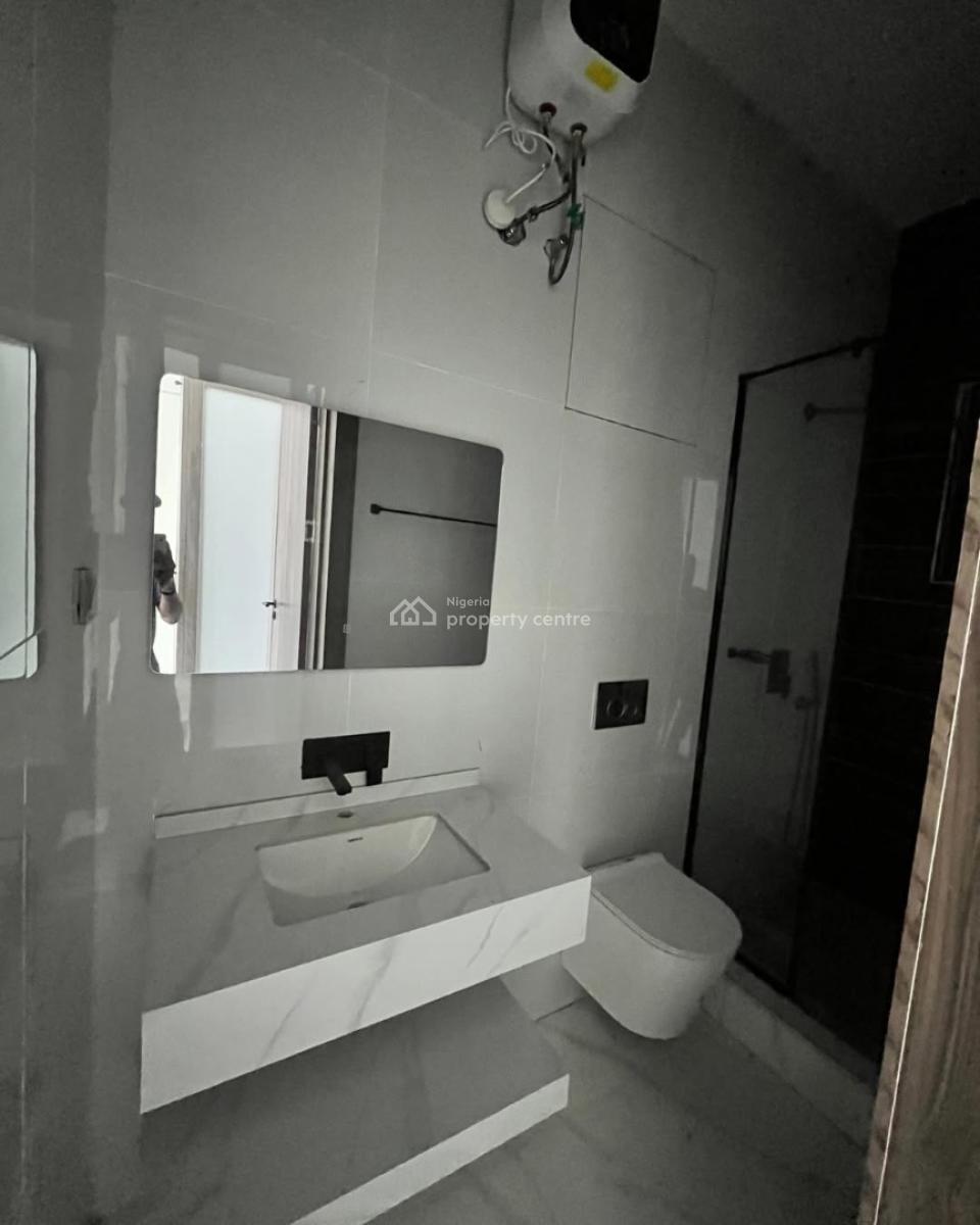 3 Bedroom Apartment, Lekki Phase 1, Lekki, Lagos, Block of Flats for Sale