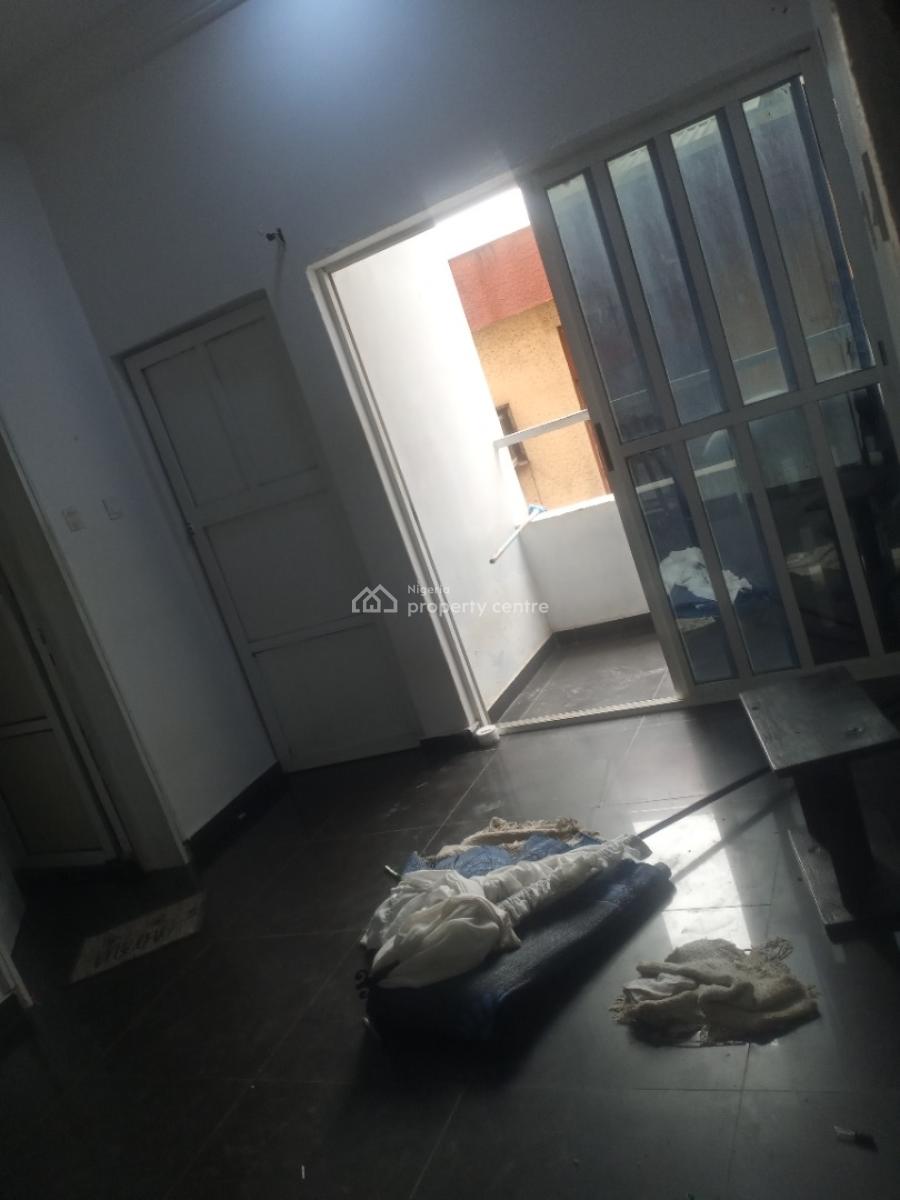 Executive 2bedroom, Babs Animashun Off Bode Thomas, Surulere, Lagos, Flat / Apartment for Rent