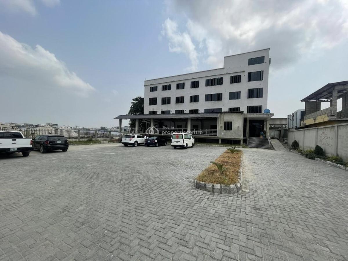 Waterfront 2 Bedroom Apartment, Lekki Phase 1, Lekki, Lagos, Flat / Apartment for Rent