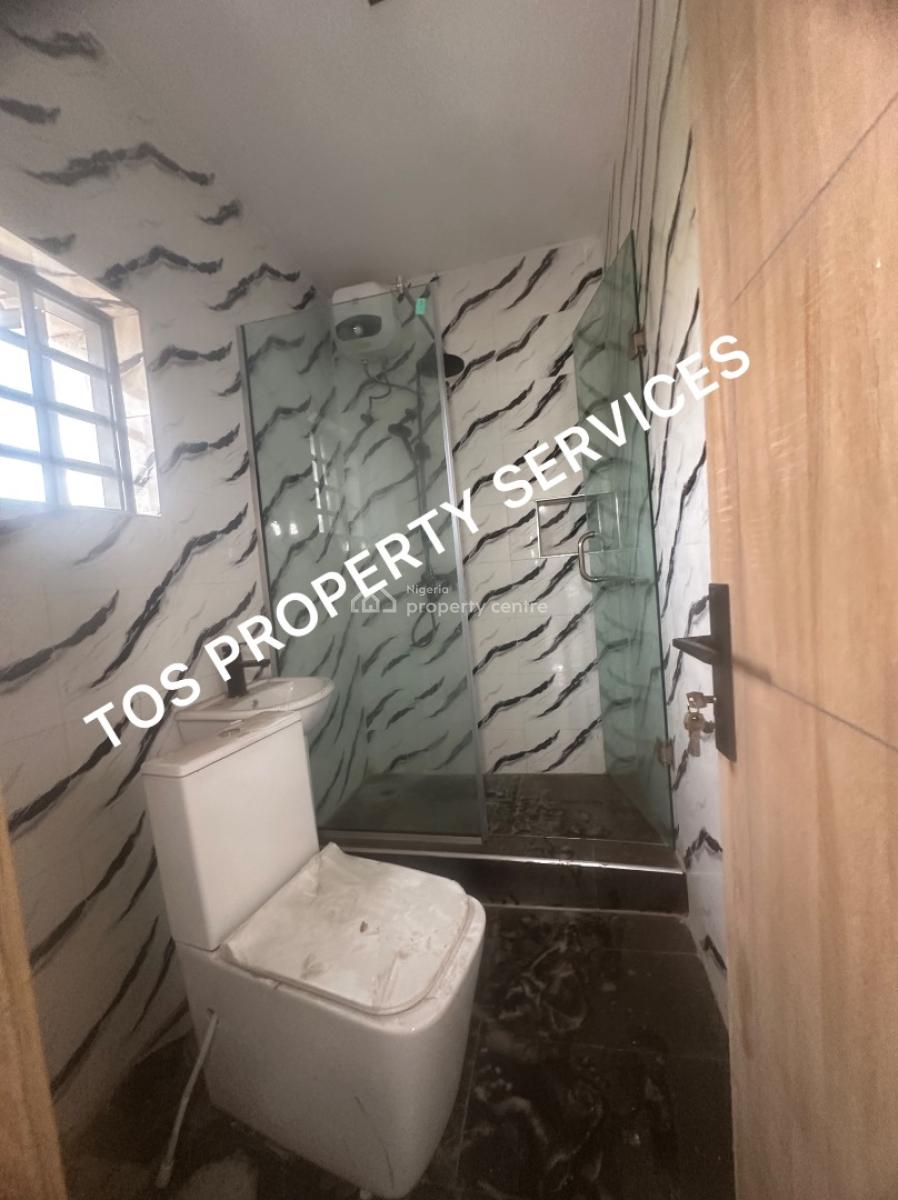Lovely 2 Bedroom Ensuite Flat in an Estate, Sabo-alagomeji, in an Estate, Sabo, Yaba, Lagos, Flat / Apartment for Sale