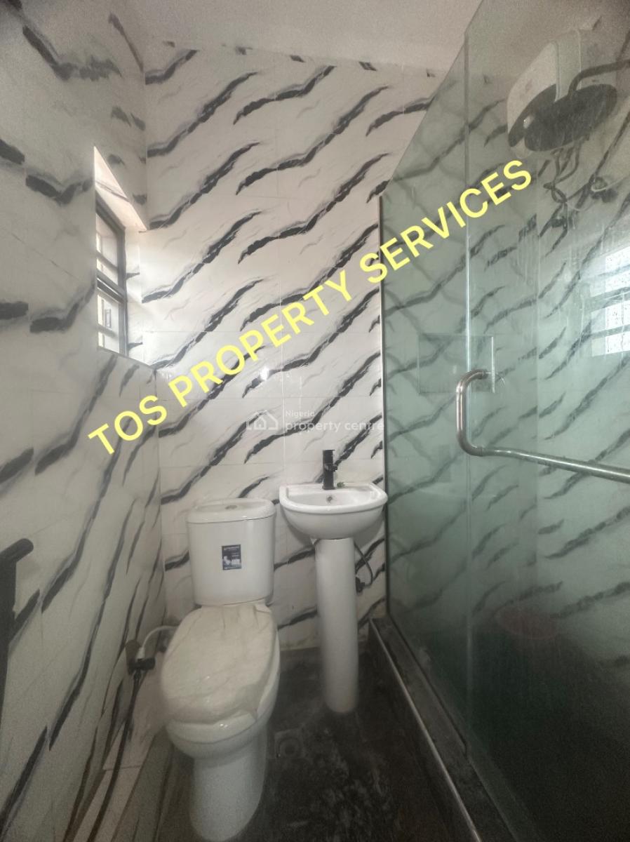Lovely 2 Bedroom Ensuite Flat in an Estate, Sabo-alagomeji, in an Estate, Sabo, Yaba, Lagos, Flat / Apartment for Sale