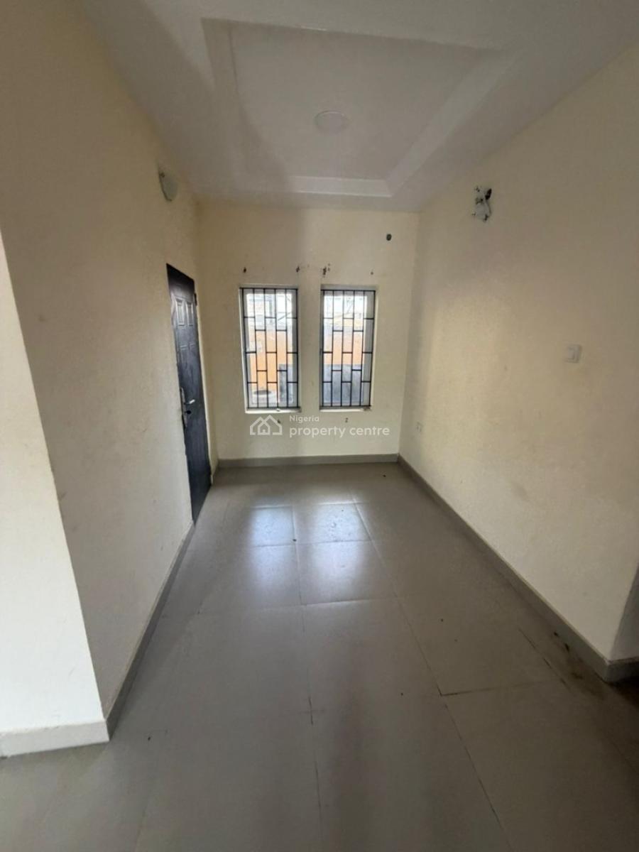 Spacious 3 Bedroom  Self Service Downstairs Unit, Alpha Beach, Chevron, Lekki, Lagos, Flat / Apartment for Rent