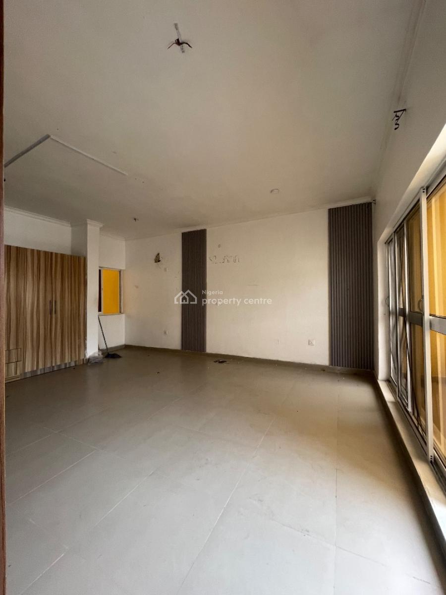 Masters Bedroom with Balcony and Bath Tub, Grand Court Estate, Lekki, Lagos, Self Contain (single Rooms) for Rent