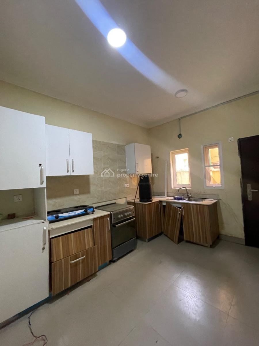 Masters Bedroom with Balcony and Bath Tub, Grand Court Estate, Lekki, Lagos, Self Contain (single Rooms) for Rent