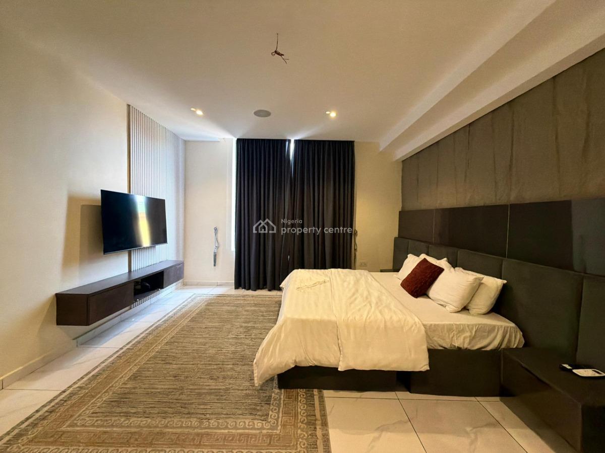 Luxe 2 Bedroom with Suspended Pool, Akin Leigh Crescent Off Wole Olateju Crescent, Lekki Phase 1, Lekki, Lagos, Flat / Apartment Short Let