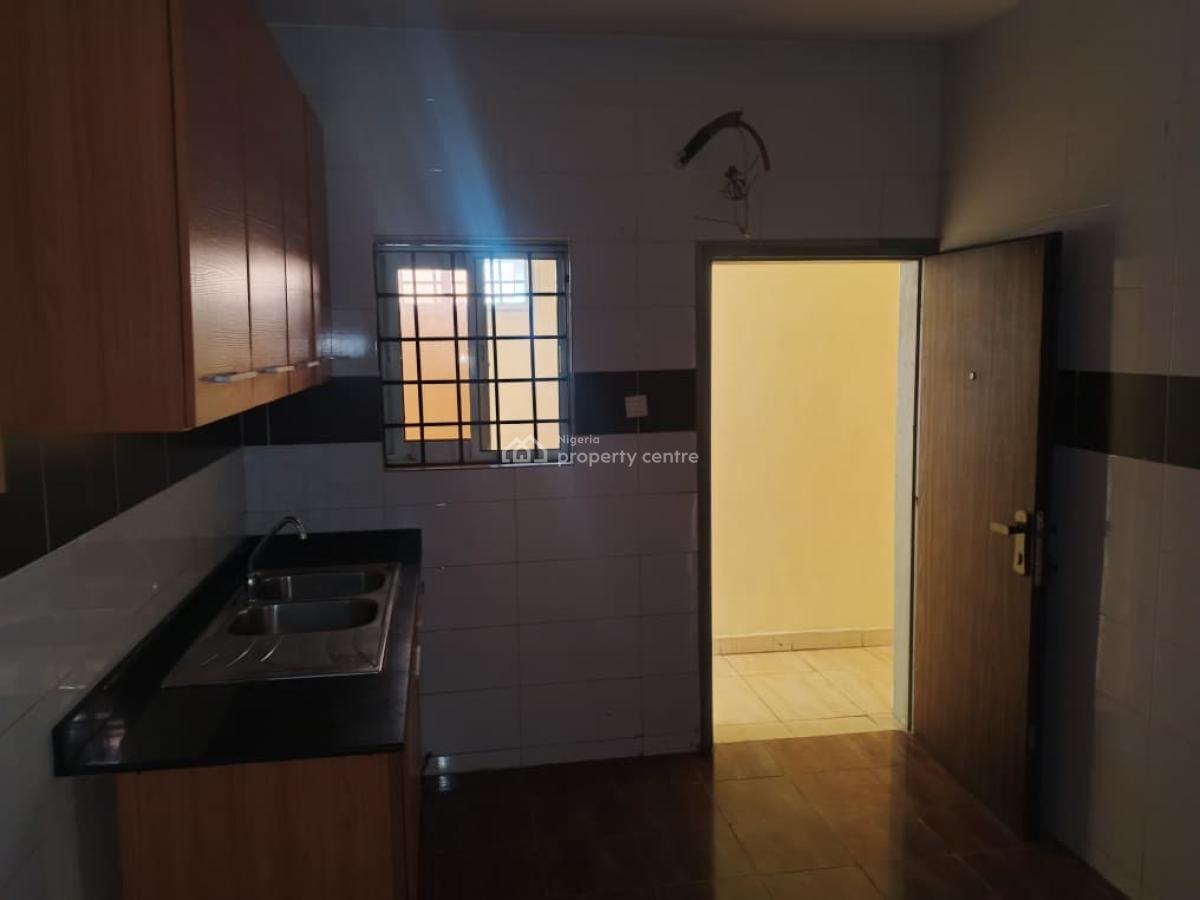 Spacious 3-bedroom Flat Available for Lease in a Prime Lekki Phase 1, Furo Ezimora Street, Lekki Phase 1, Lekki, Lagos, Flat / Apartment for Rent