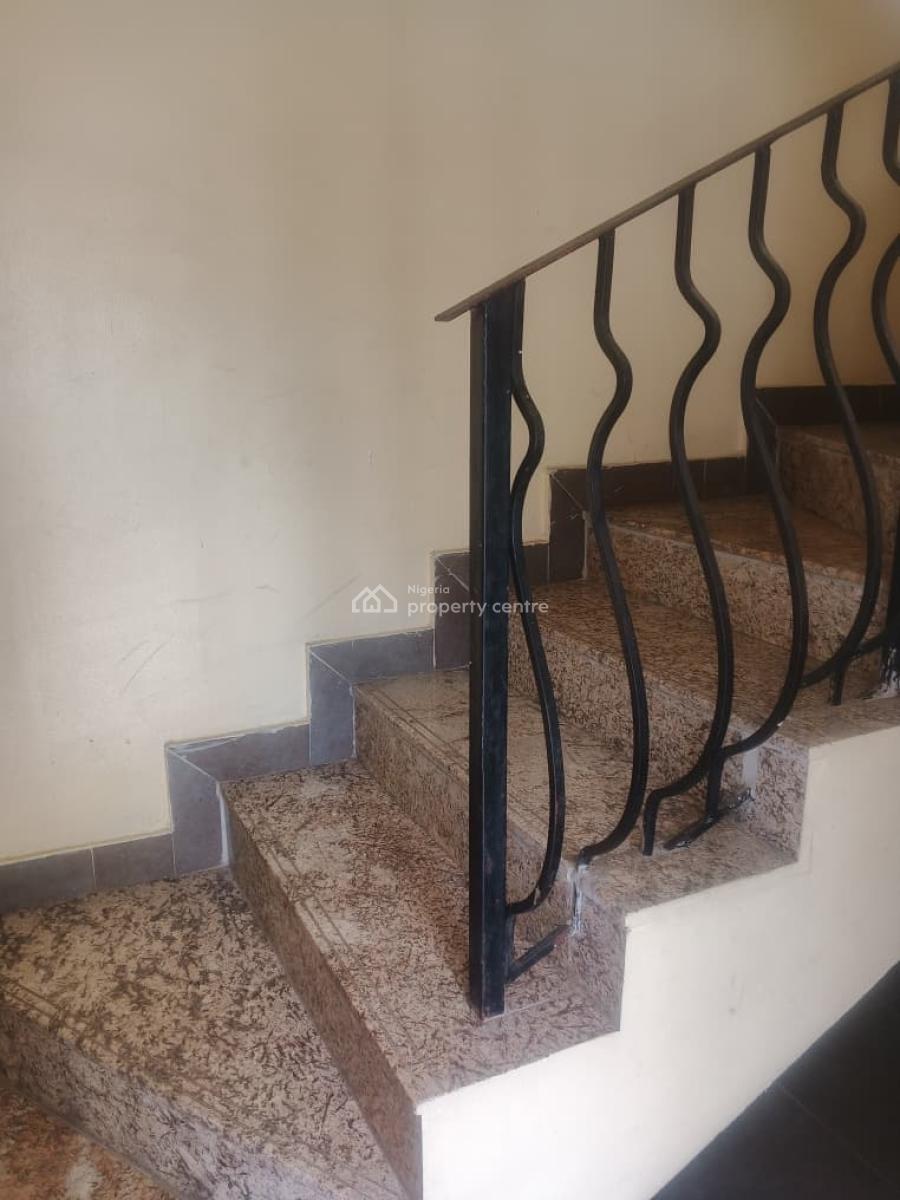 Spacious 3-bedroom Flat Available for Lease in a Prime Lekki Phase 1, Furo Ezimora Street, Lekki Phase 1, Lekki, Lagos, Flat / Apartment for Rent