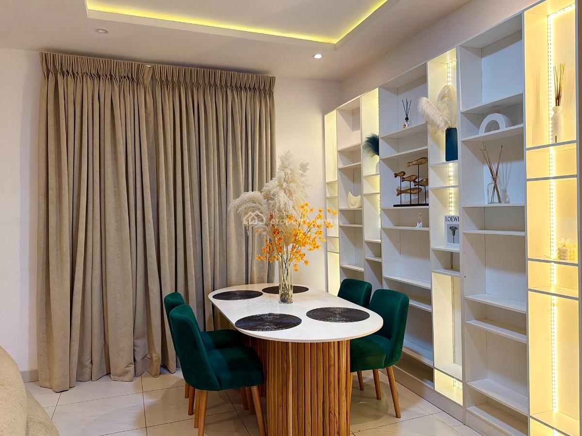 Comfy 2 Bedroom with Snooker and Rooftop Pool, Tokunbo Omisore Street Off Wole Olateju Crescent, Lekki Phase 1, Lekki, Lagos, Flat / Apartment Short Let