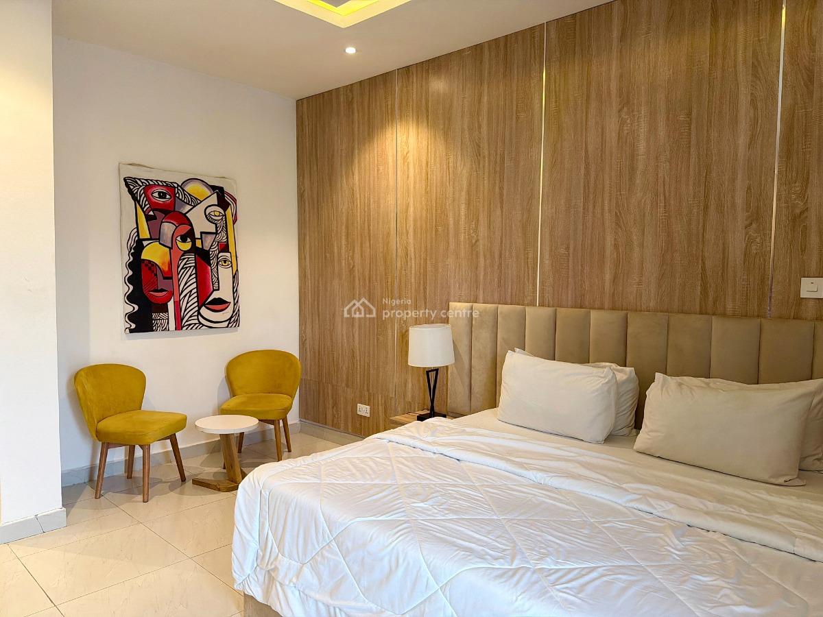 Comfy 2 Bedroom with Snooker and Rooftop Pool, Tokunbo Omisore Street Off Wole Olateju Crescent, Lekki Phase 1, Lekki, Lagos, Flat / Apartment Short Let
