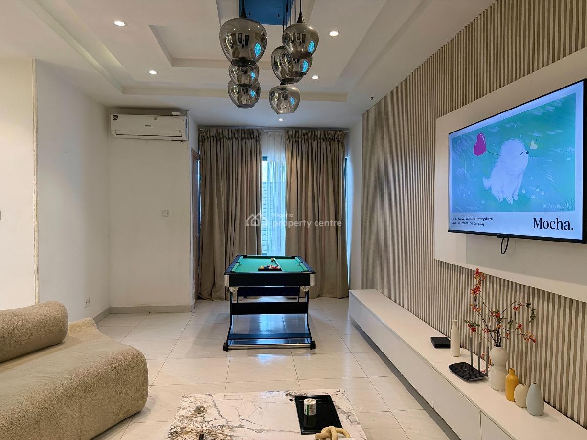 Comfy 2 Bedroom with Snooker and Rooftop Pool, Tokunbo Omisore Street Off Wole Olateju Crescent, Lekki Phase 1, Lekki, Lagos, Flat / Apartment Short Let