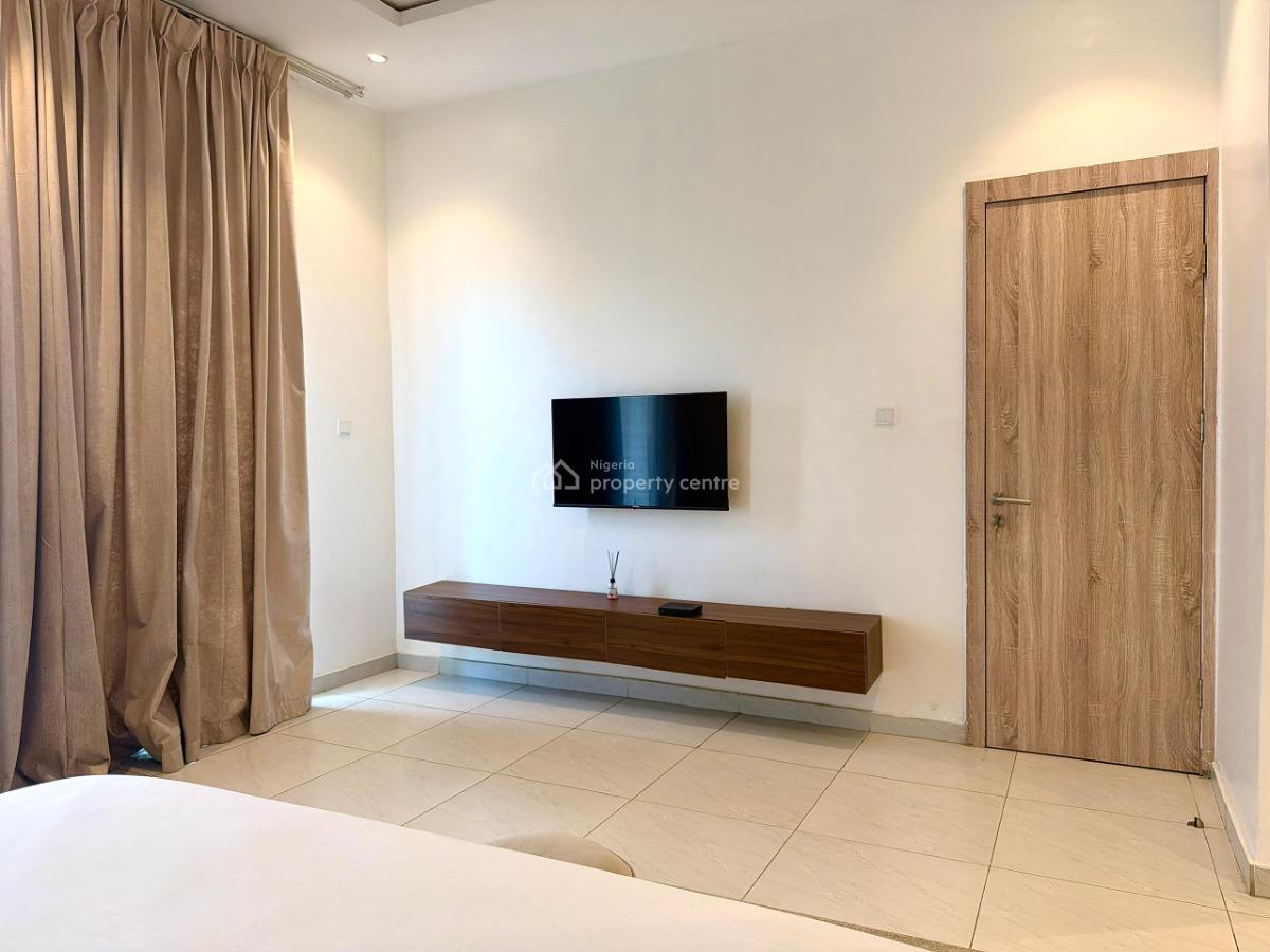 Beautiful 2 Bedroom with Snooker and Rooftop Swimming Pool, Tokunbo Omisore Street Off Wole Olateju Crescent, Lekki Phase 1, Lekki, Lagos, Flat / Apartment Short Let