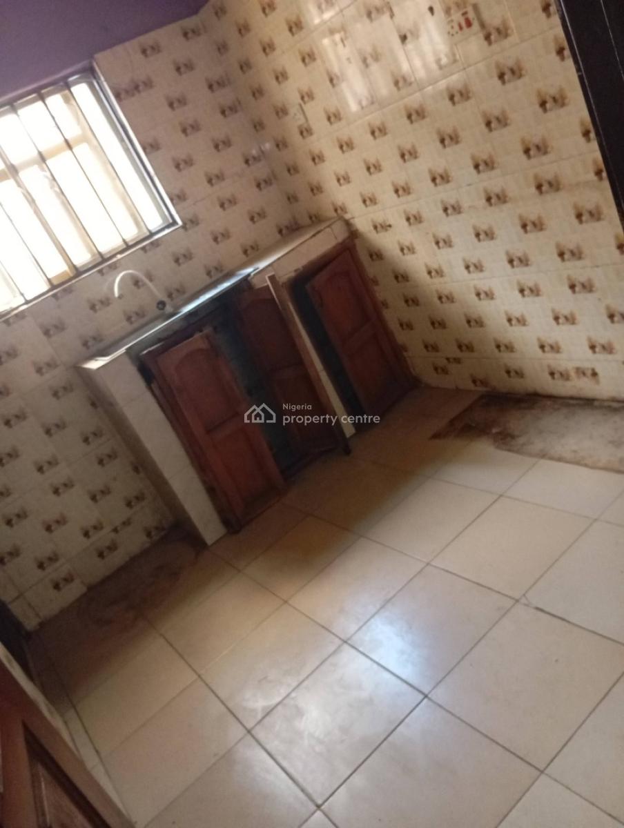 3 Bedroom Flat Upstairs, College Road, Ogba, Ogba, Ikeja, Lagos, Flat / Apartment for Rent