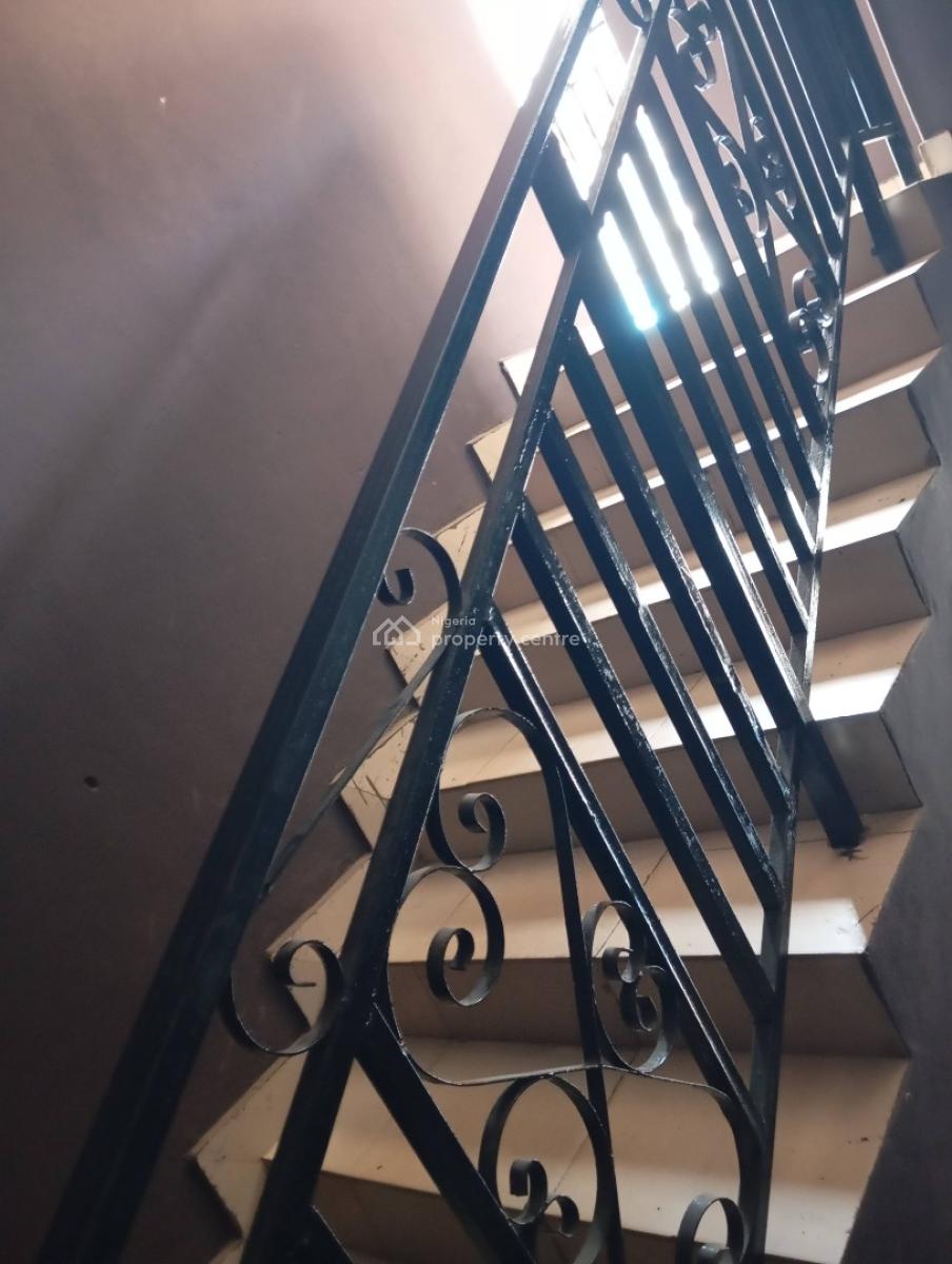 3 Bedroom Flat Upstairs, College Road, Ogba, Ogba, Ikeja, Lagos, Flat / Apartment for Rent
