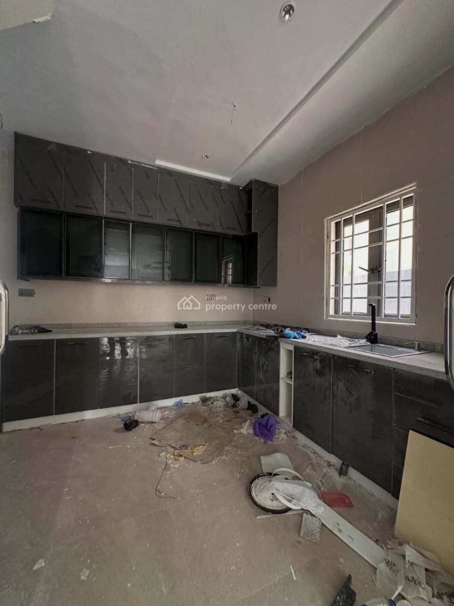 Pristine 4bedroom Terrace Duplex with 2 Living Room and a Bq, Guzape District, Abuja, Terraced Duplex for Sale