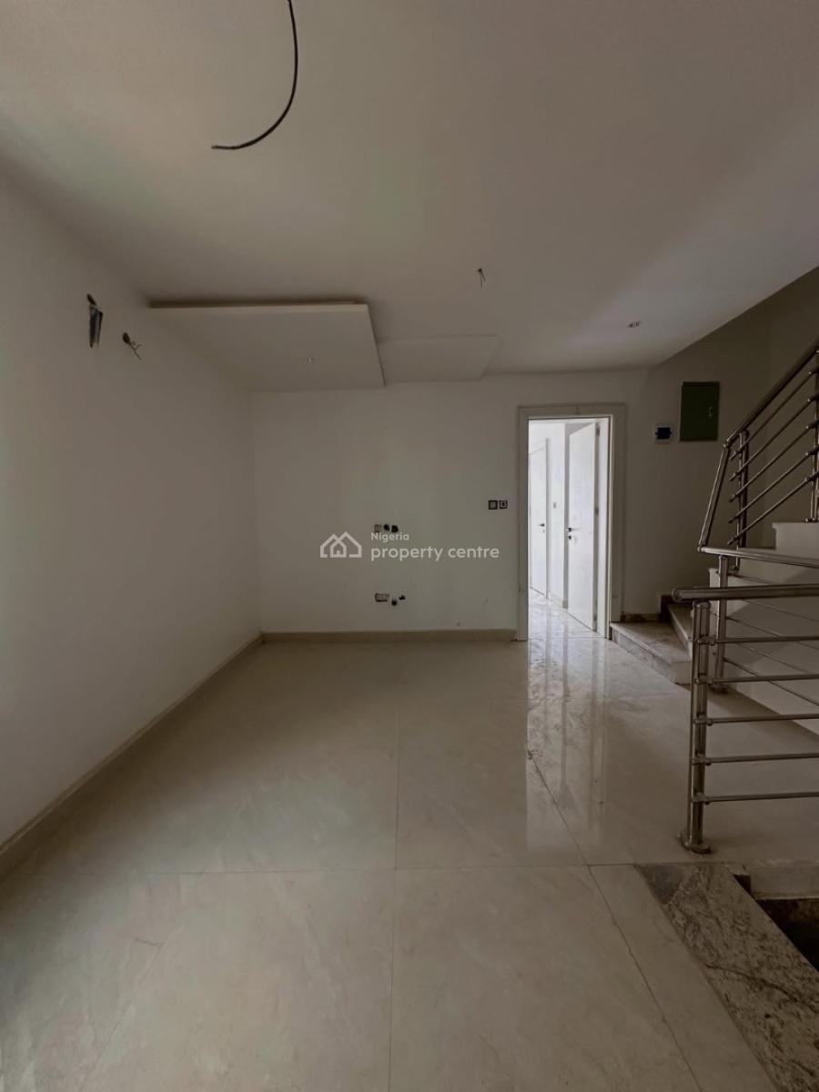 Pristine 4bedroom Terrace Duplex with 2 Living Room and a Bq, Guzape District, Abuja, Terraced Duplex for Sale