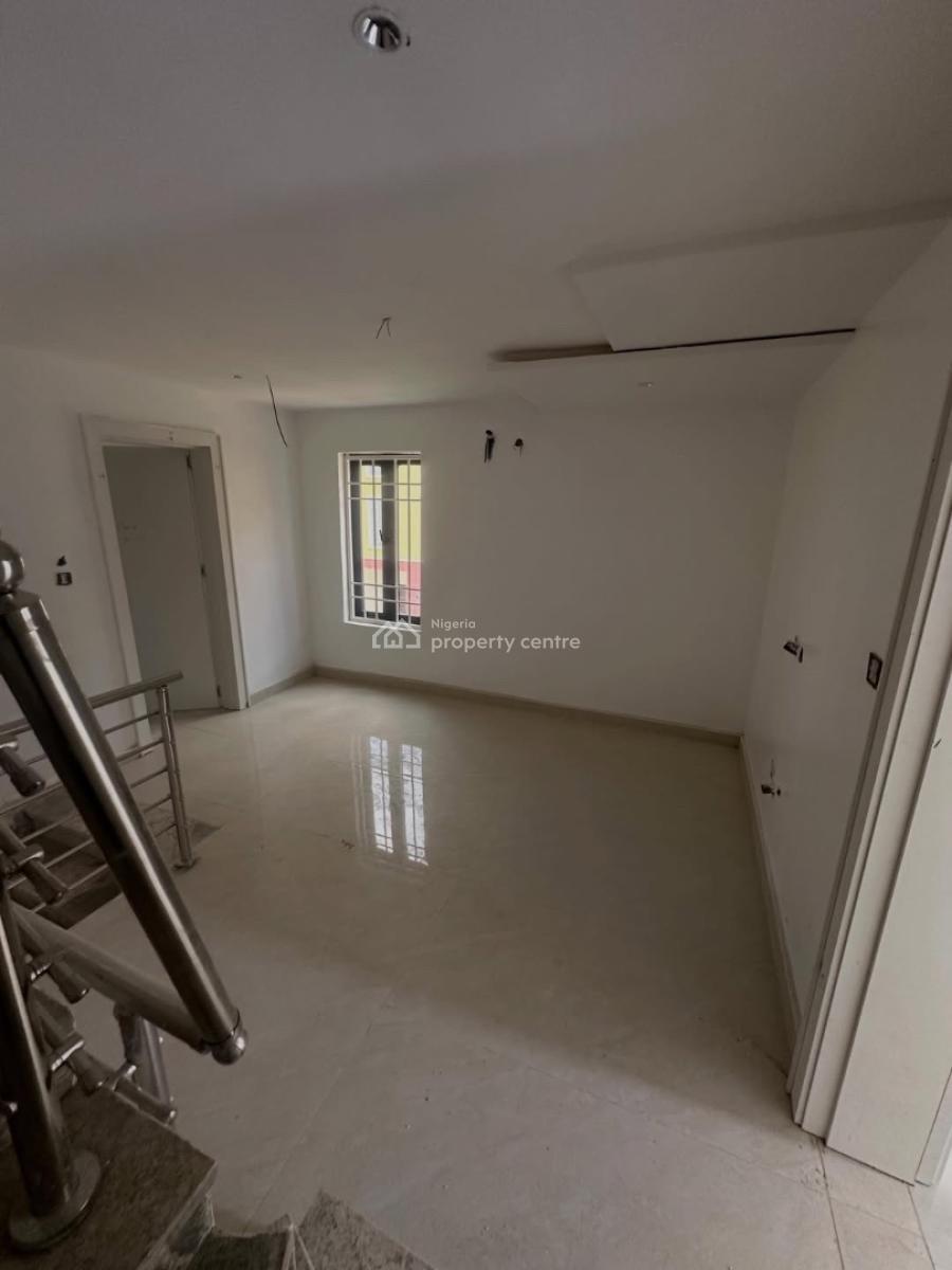 Pristine 4bedroom Terrace Duplex with 2 Living Room and a Bq, Guzape District, Abuja, Terraced Duplex for Sale