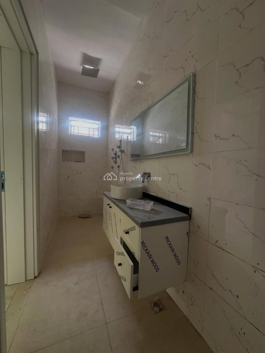 Pristine 4bedroom Terrace Duplex with 2 Living Room and a Bq, Guzape District, Abuja, Terraced Duplex for Sale