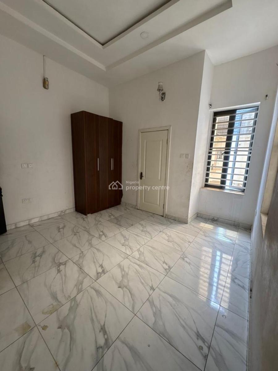 Single Room Upstairs in a Shared Apartment, Ikota Gra, Emcel Court, Lekki, Lagos, Flat / Apartment for Rent
