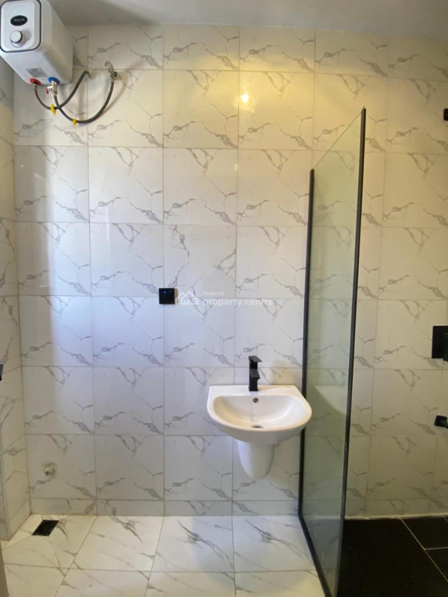 1 Bedroom Apartment with Swimming Pool, Lekki Phase 1, Lekki, Lagos, Flat / Apartment for Sale