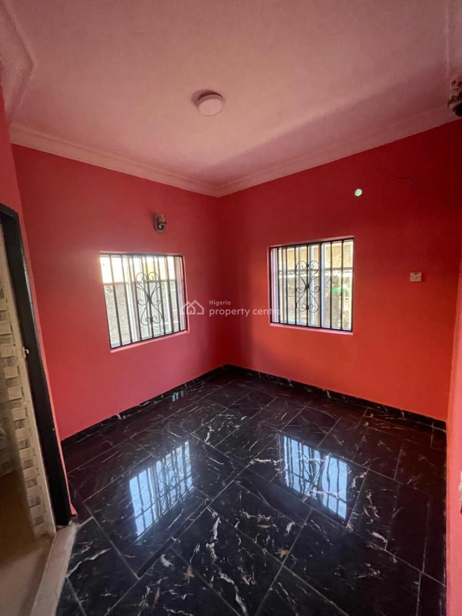 1bedroom  Available Total Package 2.4m Location Nice Estate in Muniru, Muniru Estate Ogombo, Ajah, Lagos, Mini Flat (room and Parlour) for Rent