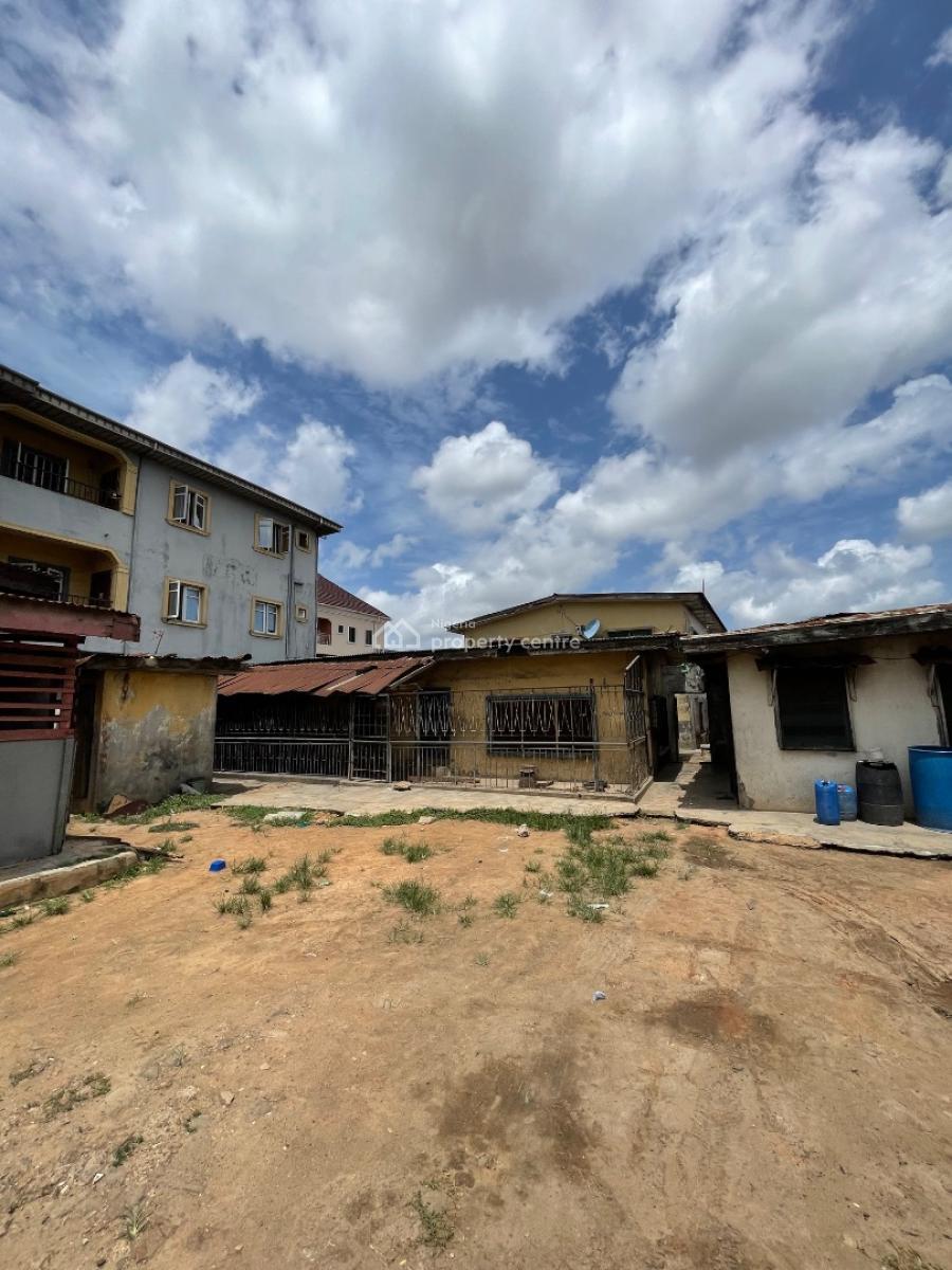 Massive 1,200sqm Investment Property for Grabs, Off Odubiyi Via Cole Street , By Olufemi Ikate Surulere L, Itire-ikate, Surulere, Lagos, Mixed-use Land for Sale