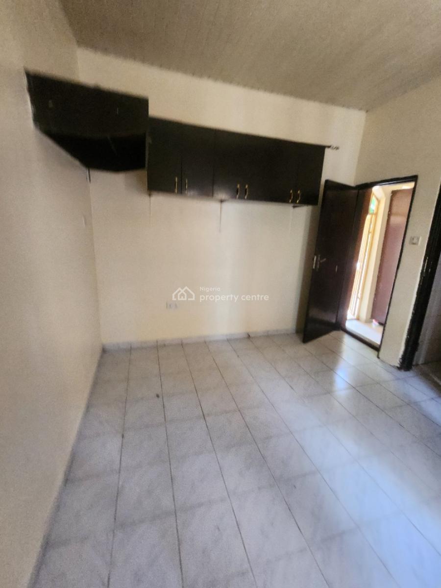Self Contain,  Tarred Rd. in an Estate, Jabi Main( Tarred Rd), Jabi, Abuja, Self Contain (single Rooms) for Rent