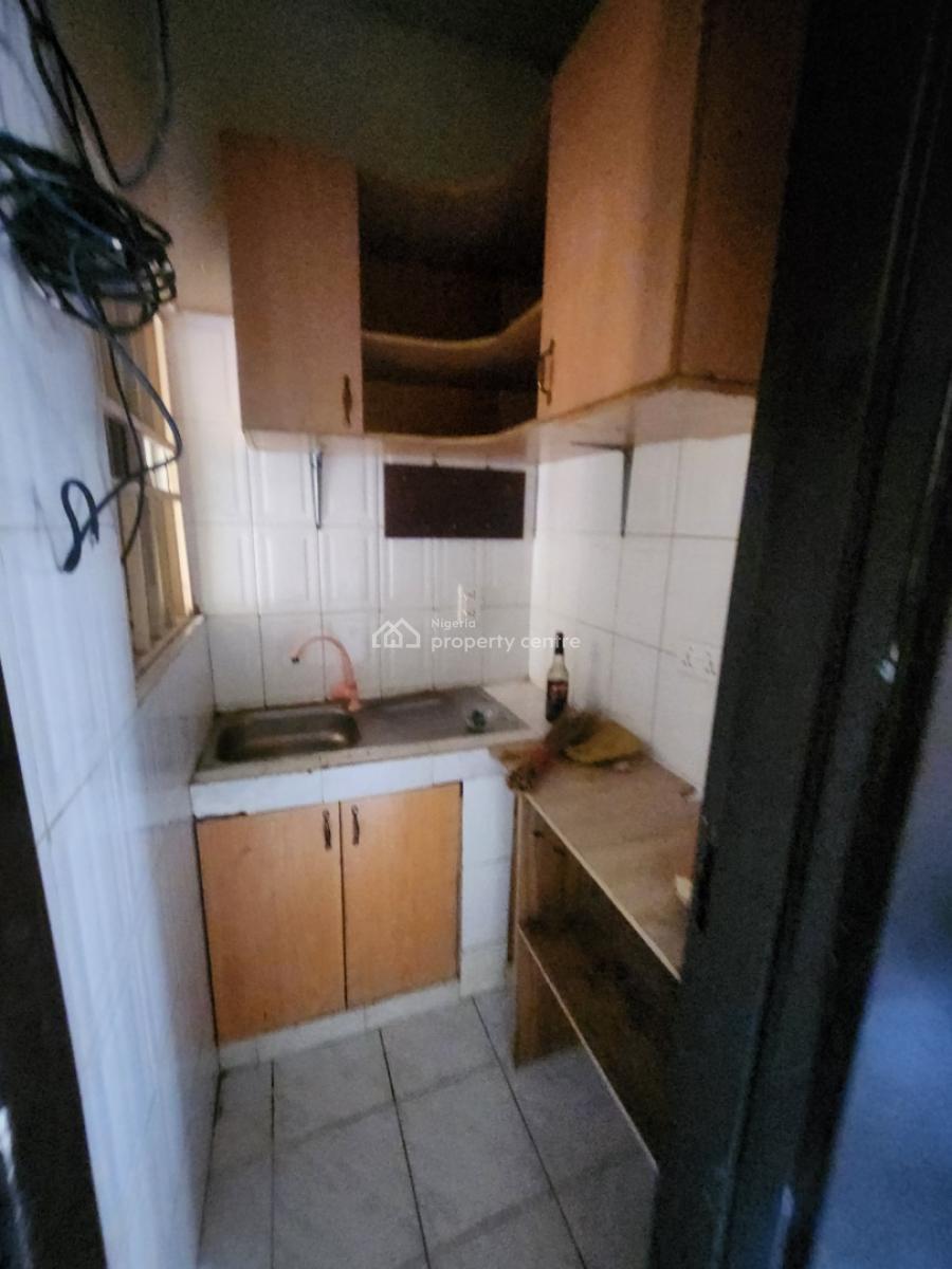 Self Contain,  Tarred Rd. in an Estate, Jabi Main( Tarred Rd), Jabi, Abuja, Self Contain (single Rooms) for Rent
