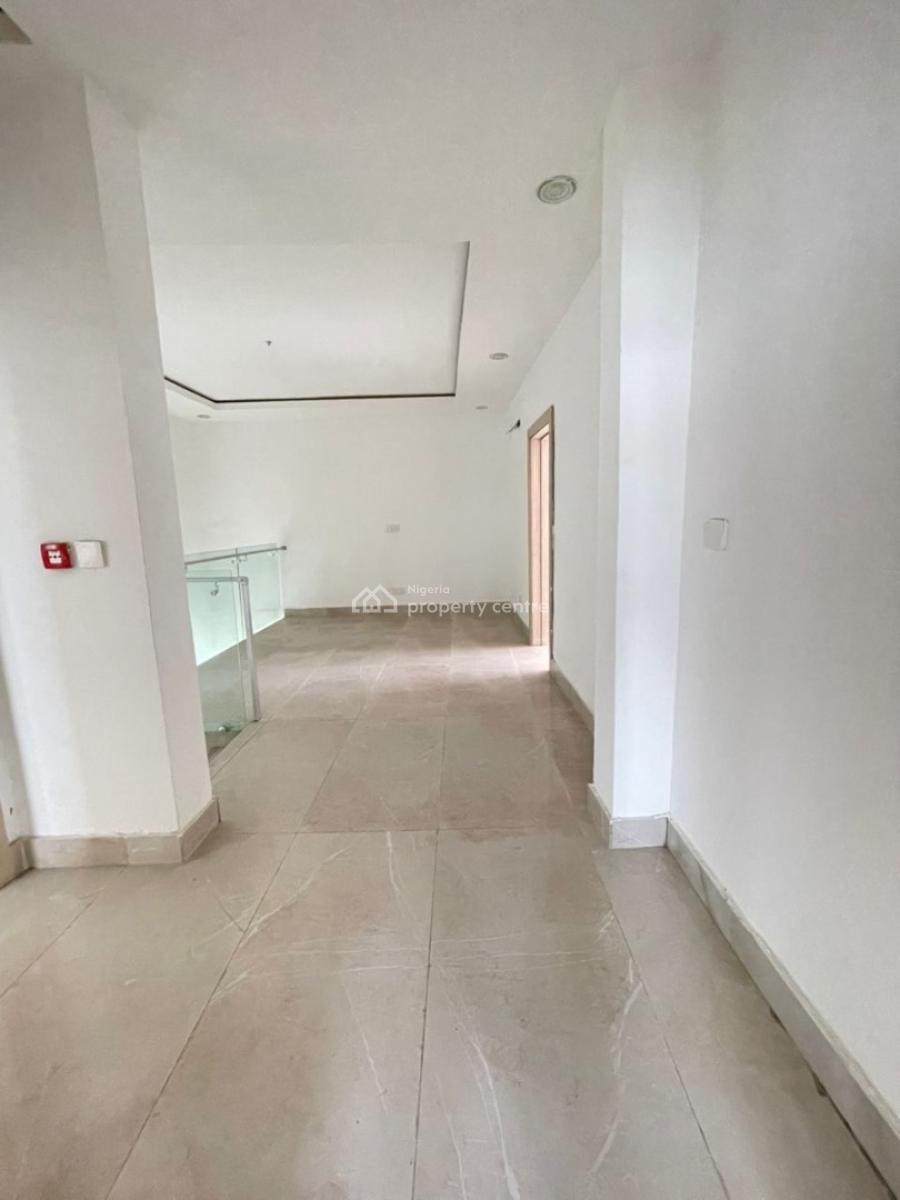 Contemporary 4 Bedroom Maisonette Penthouse, 15 Minutes Drive to Lekki Conservation Centre, Lekki, Lagos, House for Sale