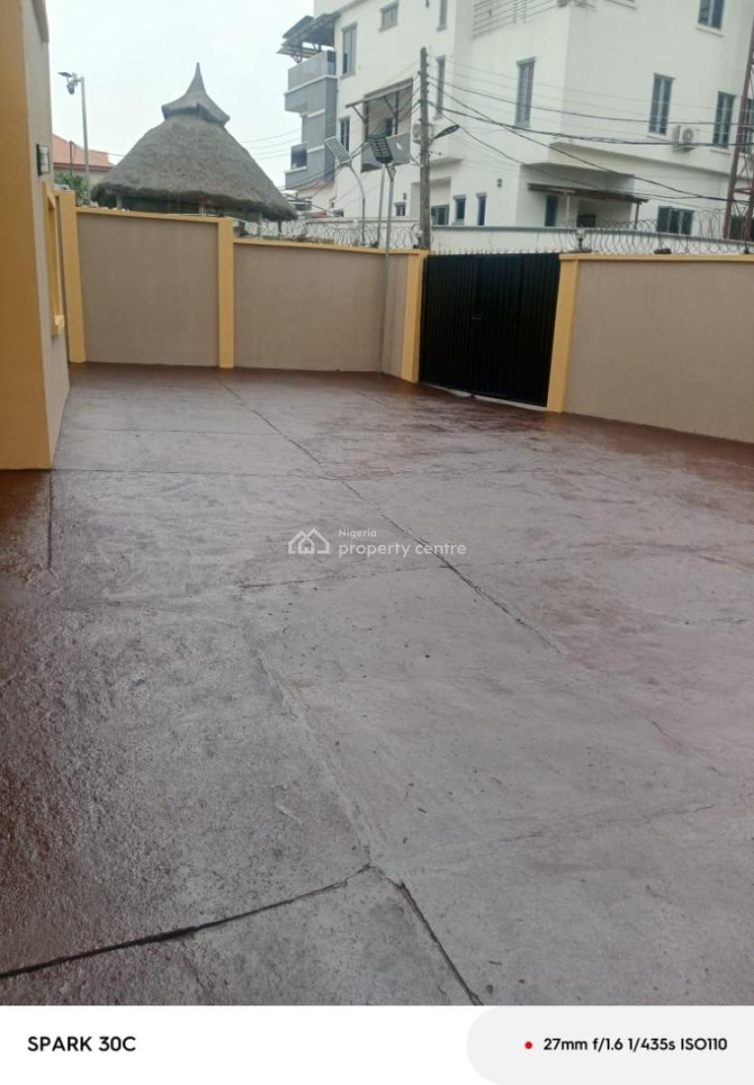 Renovated 5 Bedroom Detached with Bq, Gra Phase 2, Magodo, Lagos, Detached Duplex for Rent