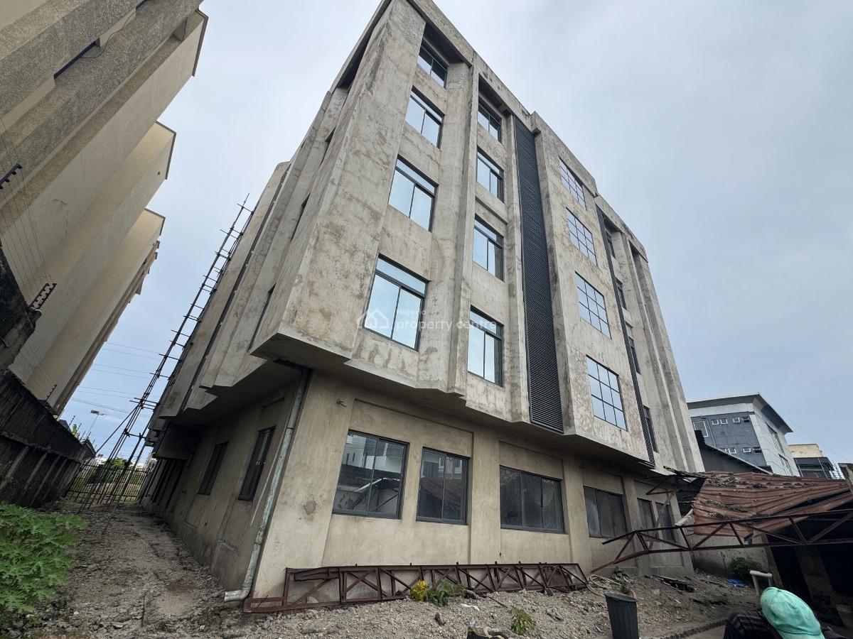 an Office Block of 5 Story Building Sitting on 1,600sqm in Lekki 1., Lekki Phase 1., Lekki Phase 1, Lekki, Lagos, Plaza / Complex / Mall for Rent